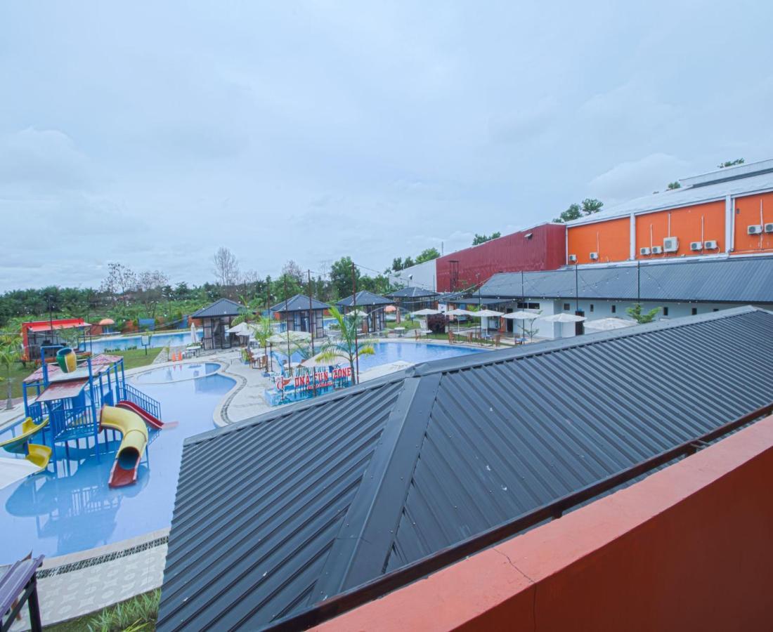 Dna Fun Zone Pekanbaru Exterior photo