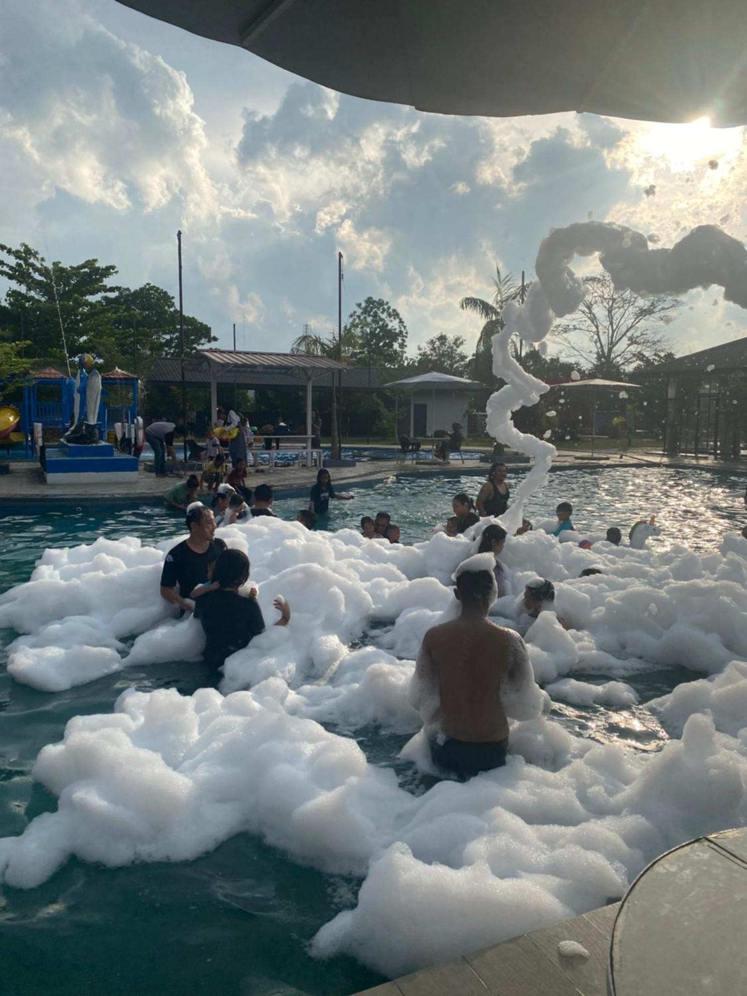 Dna Fun Zone Pekanbaru Exterior photo