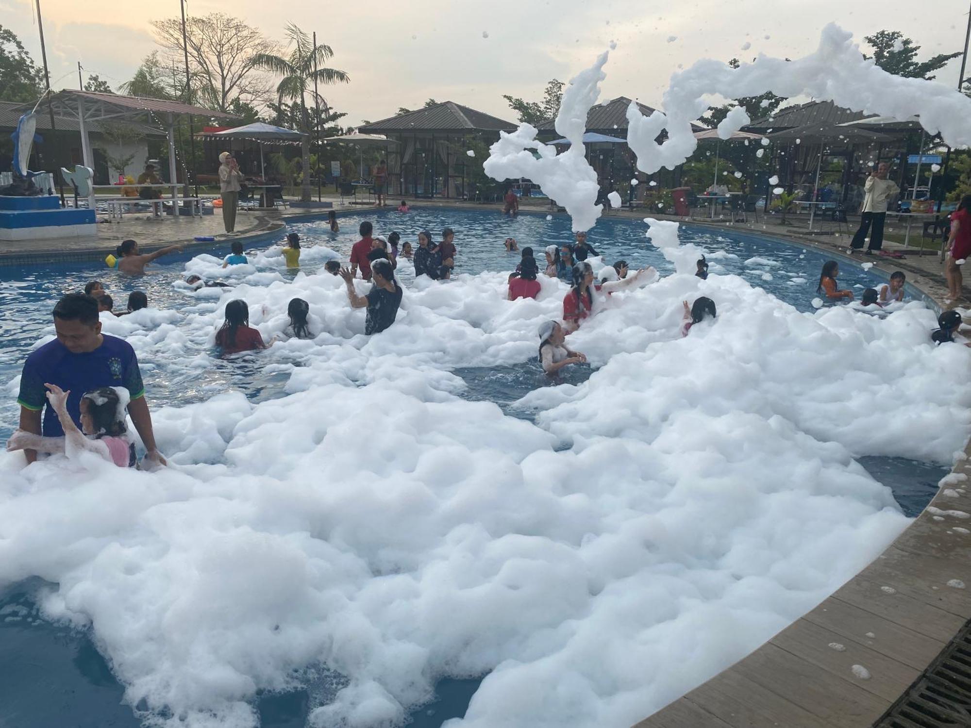 Dna Fun Zone Pekanbaru Exterior photo